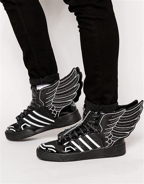 adidas Originals by Jeremy Scott – 2.0 – Schwarze, 